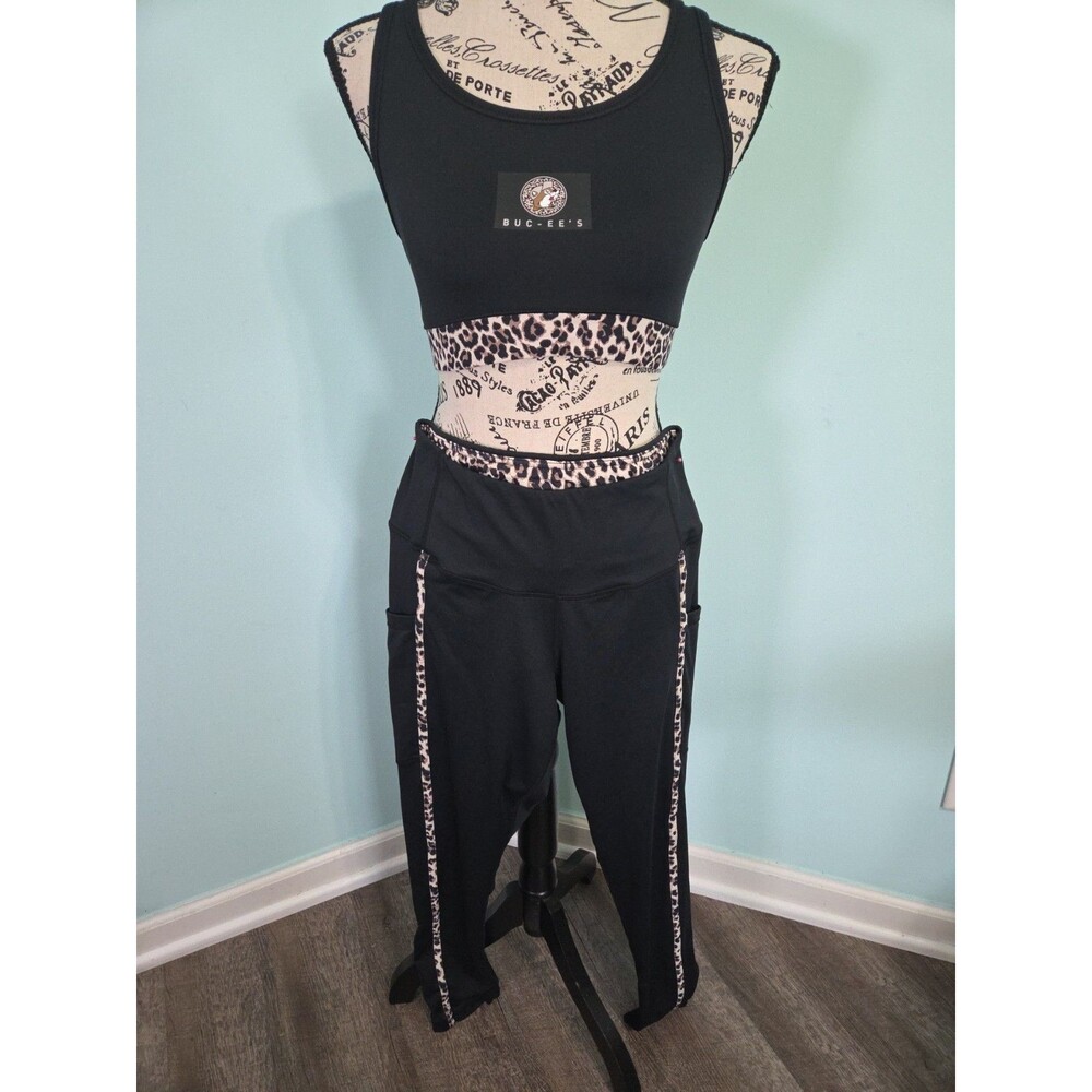 Bucees beaver workout set sports bra leggings medium